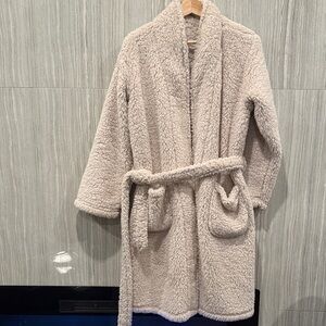 Pottery Barn Women's Cream Plush Robe